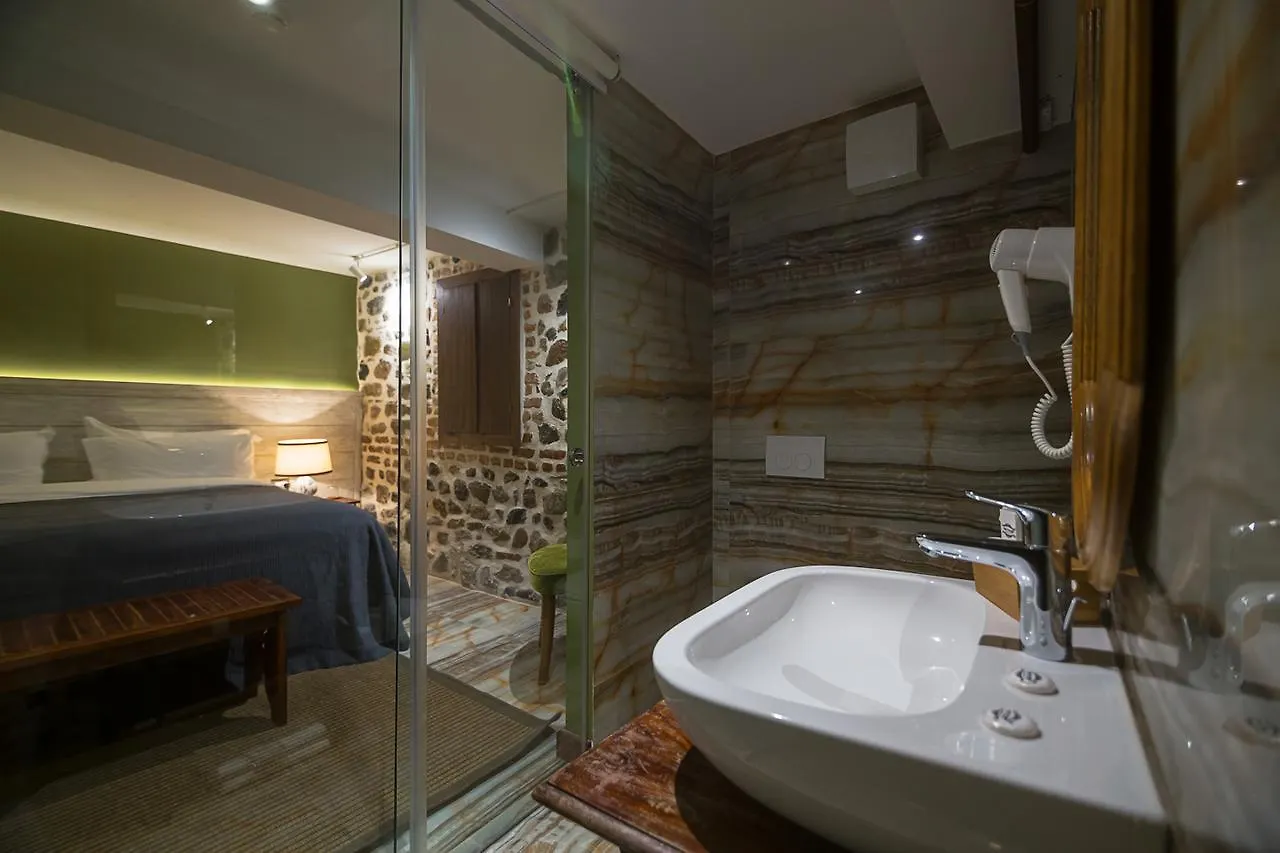 Hani I Pazarit Boutique Hotel Korça 4*,