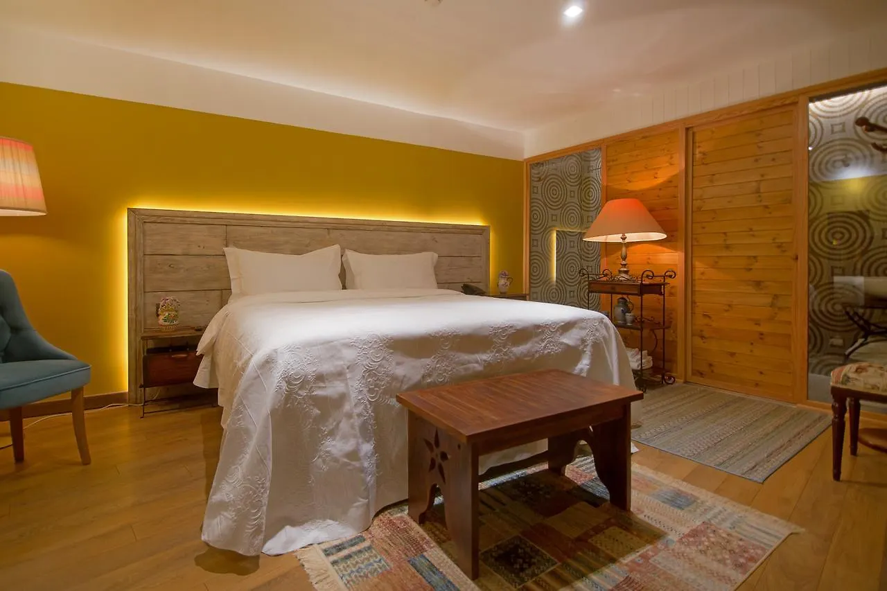 Hani I Pazarit Boutique Hotel Korça 4*,